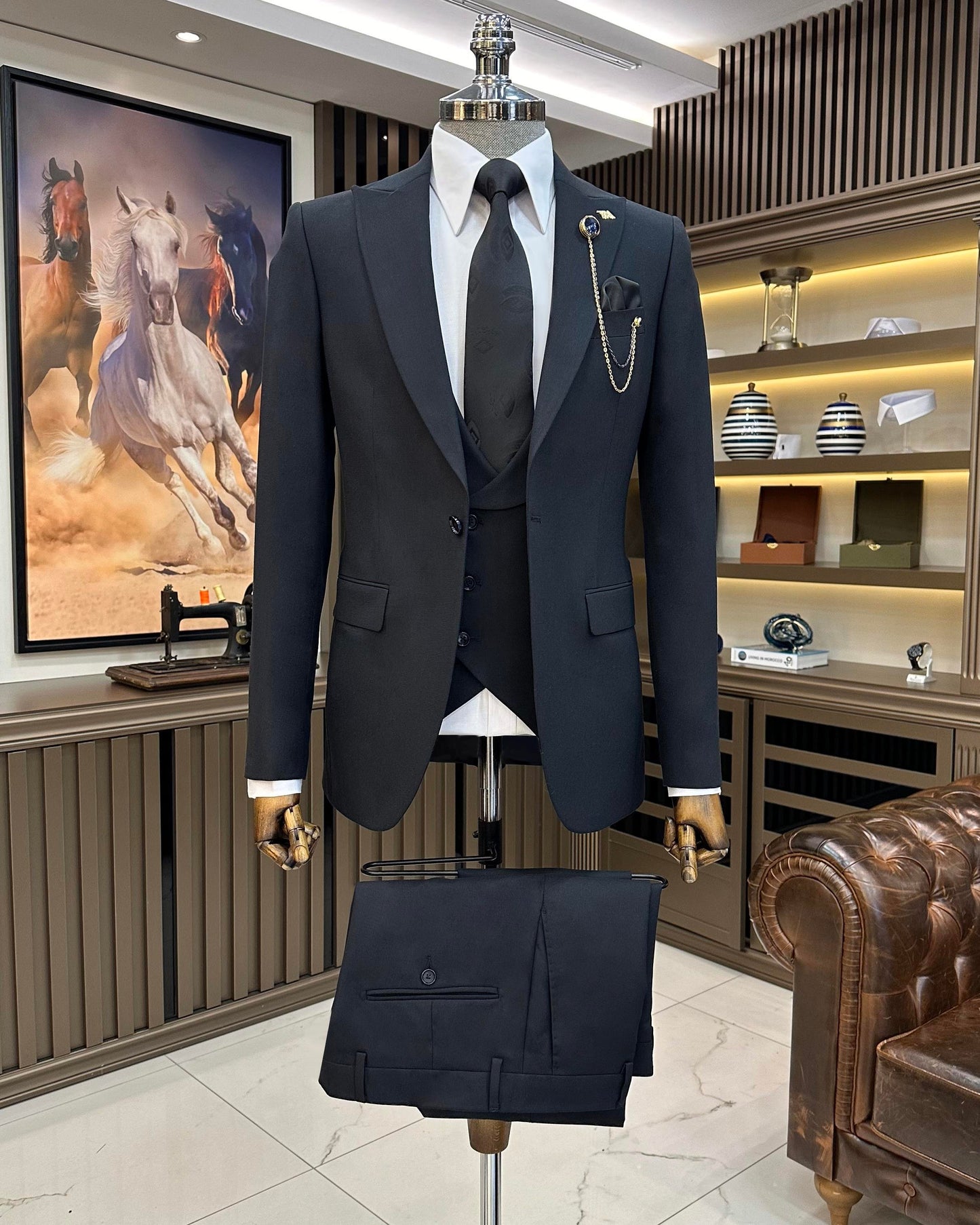 Tobias Black Solid Slim Fit Suit