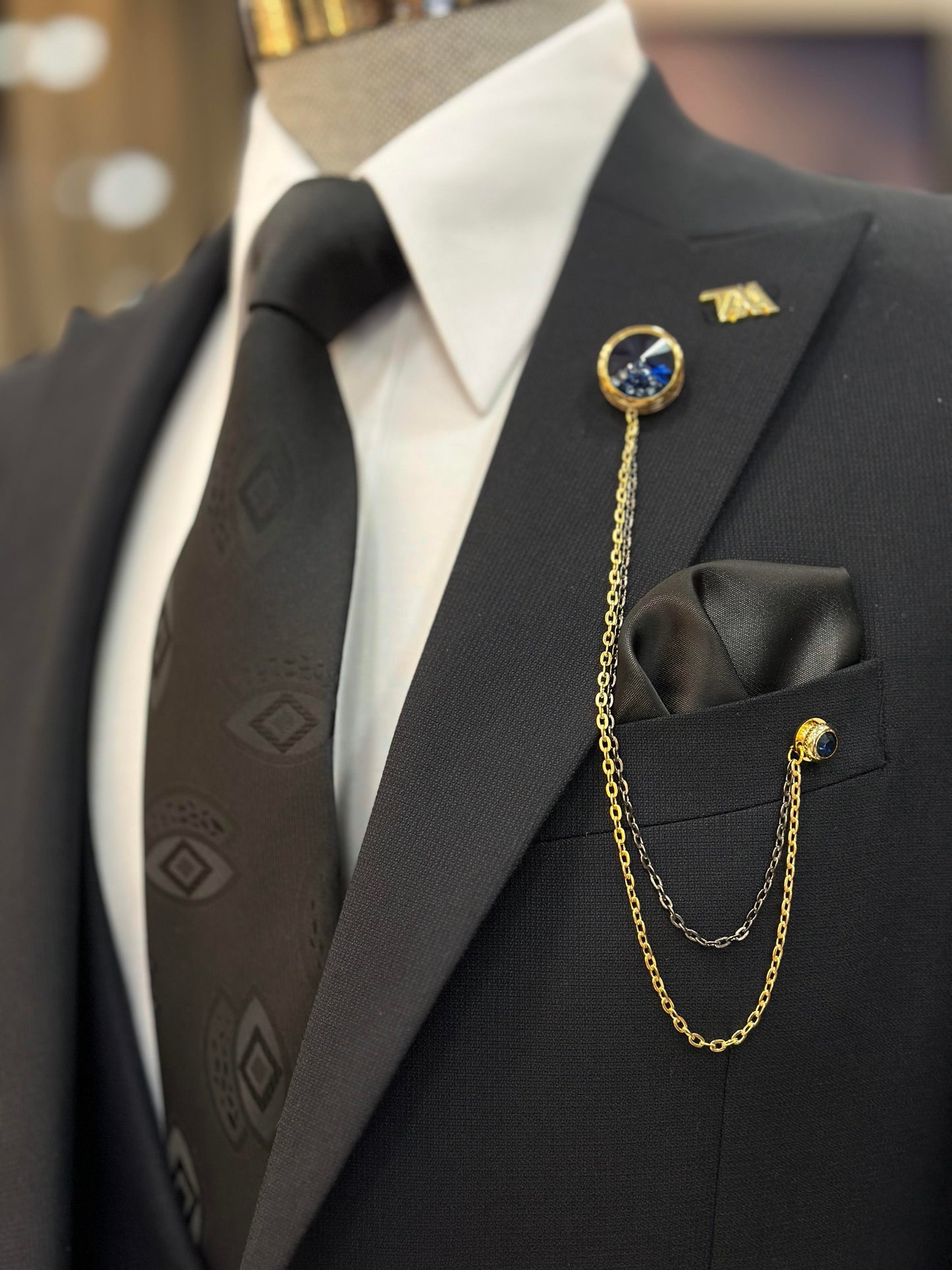 Tobias Black Solid Slim Fit Suit
