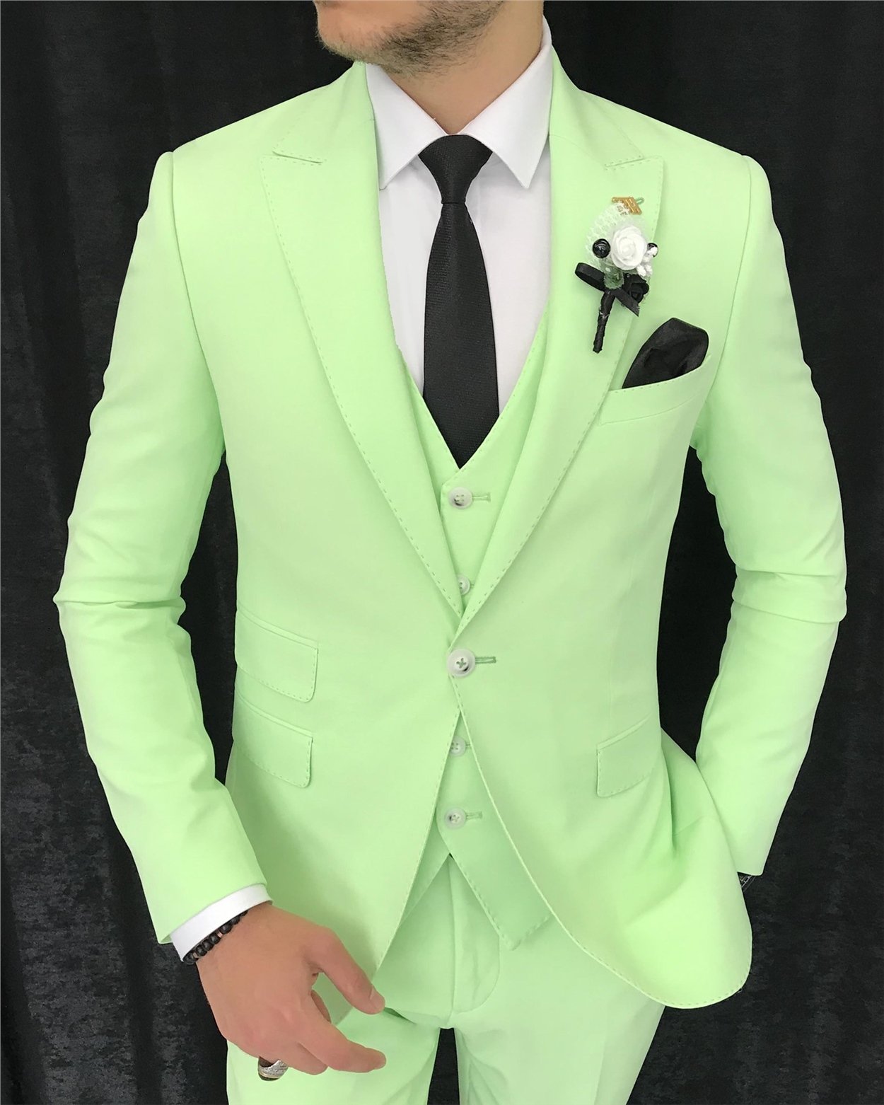Langston Green Solid Slim Fit Suit
