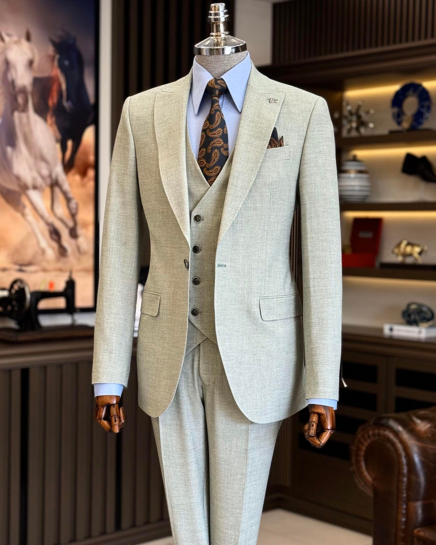 Hudson Green Solid Slim Fit Suit