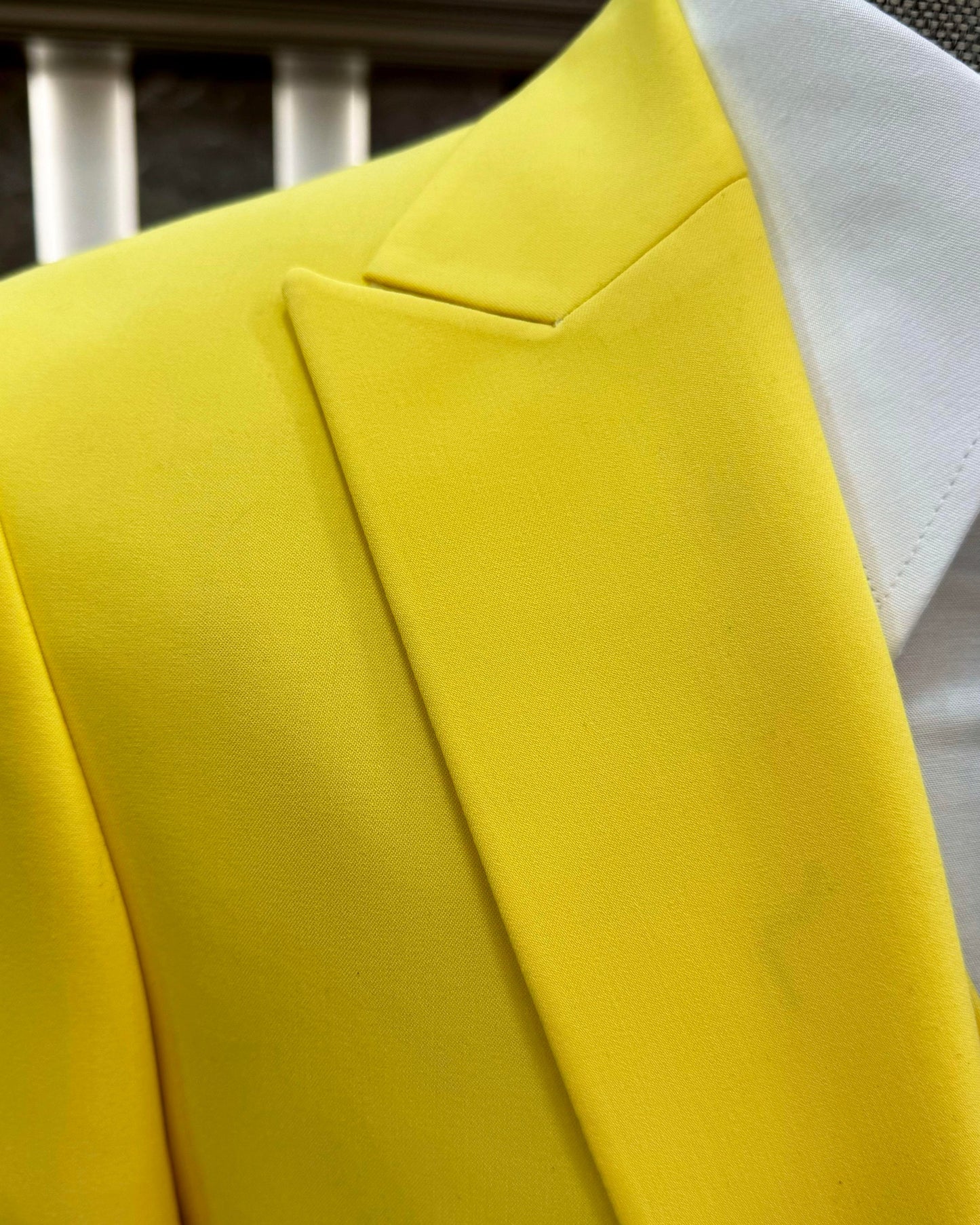 Lincoln Yellow Solid Slim Fit Suit