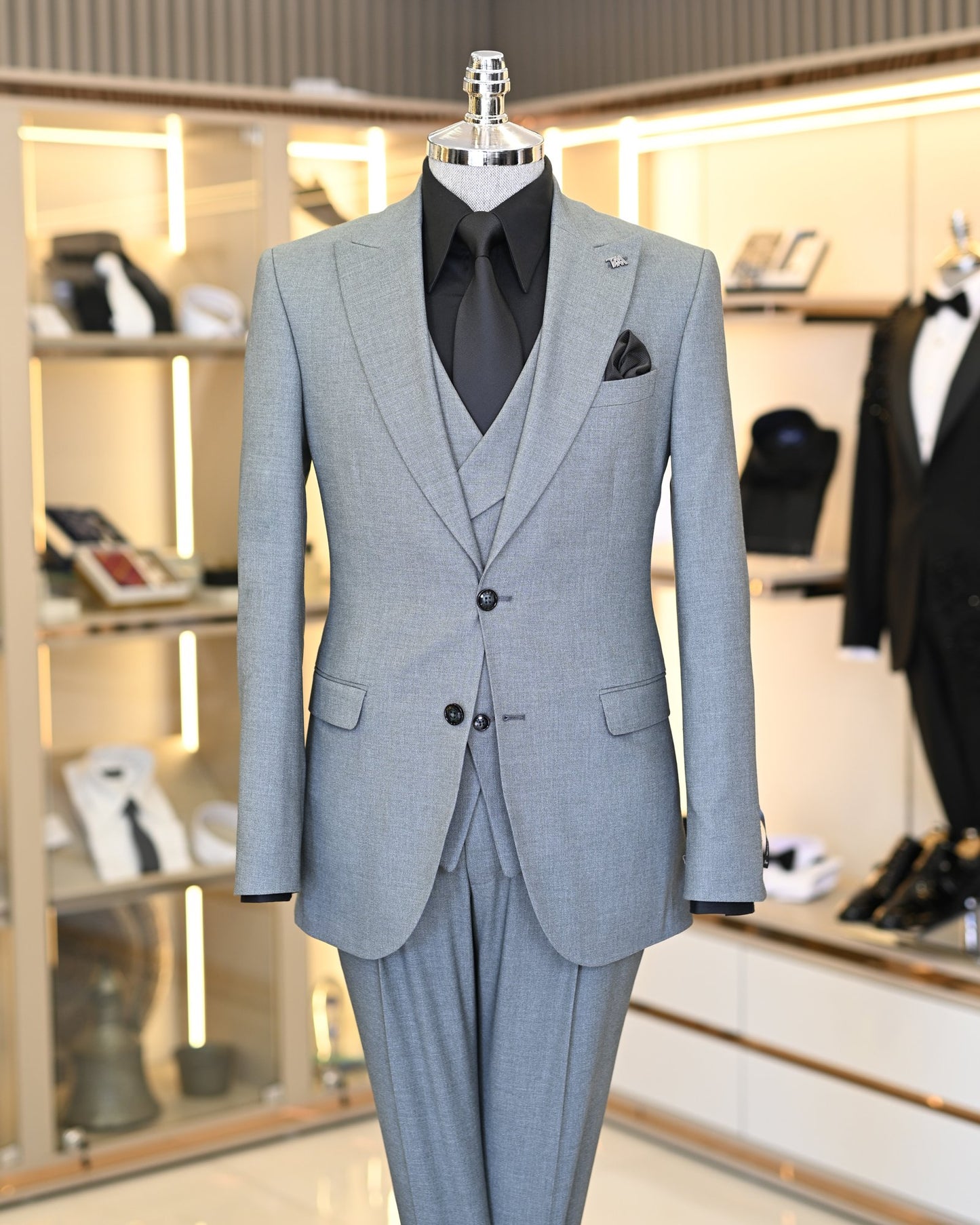 Vaughn Gray Solid Slim Fit Suit