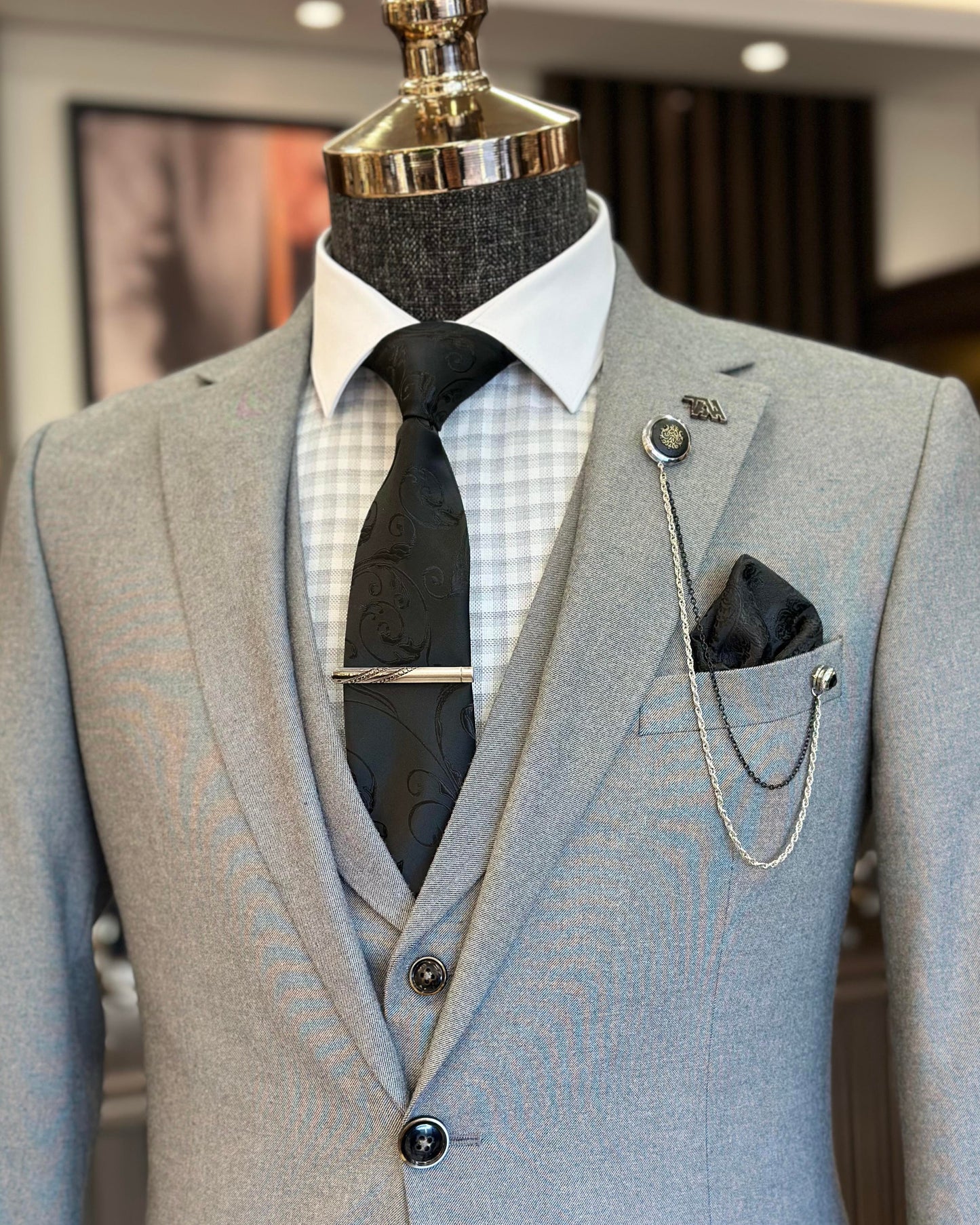 Warren Gray Solid Slim Fit Suit