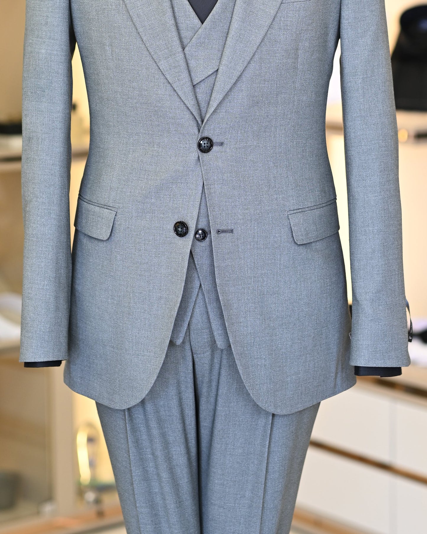 Vaughn Gray Solid Slim Fit Suit