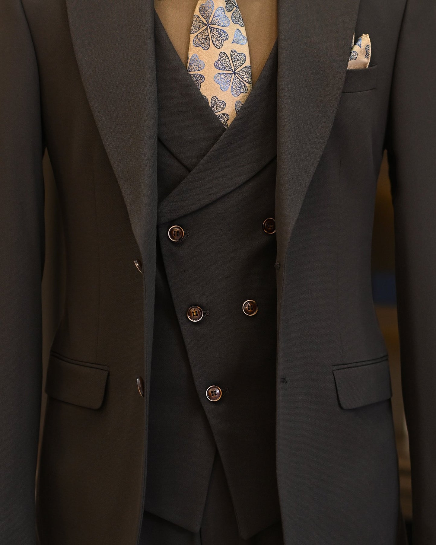 Kingsley Brown Solid Slim Fit Suit