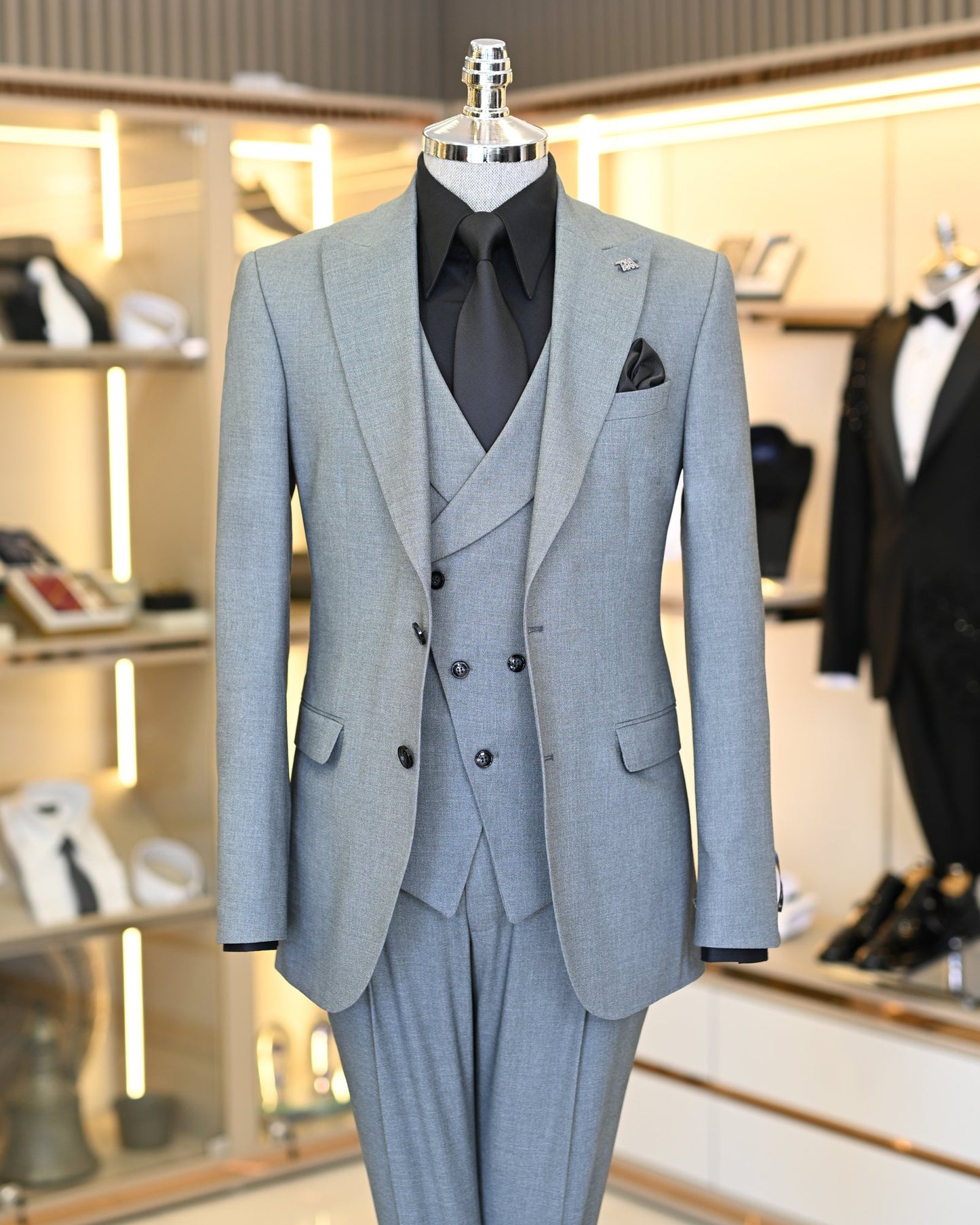 Vaughn Gray Solid Slim Fit Suit