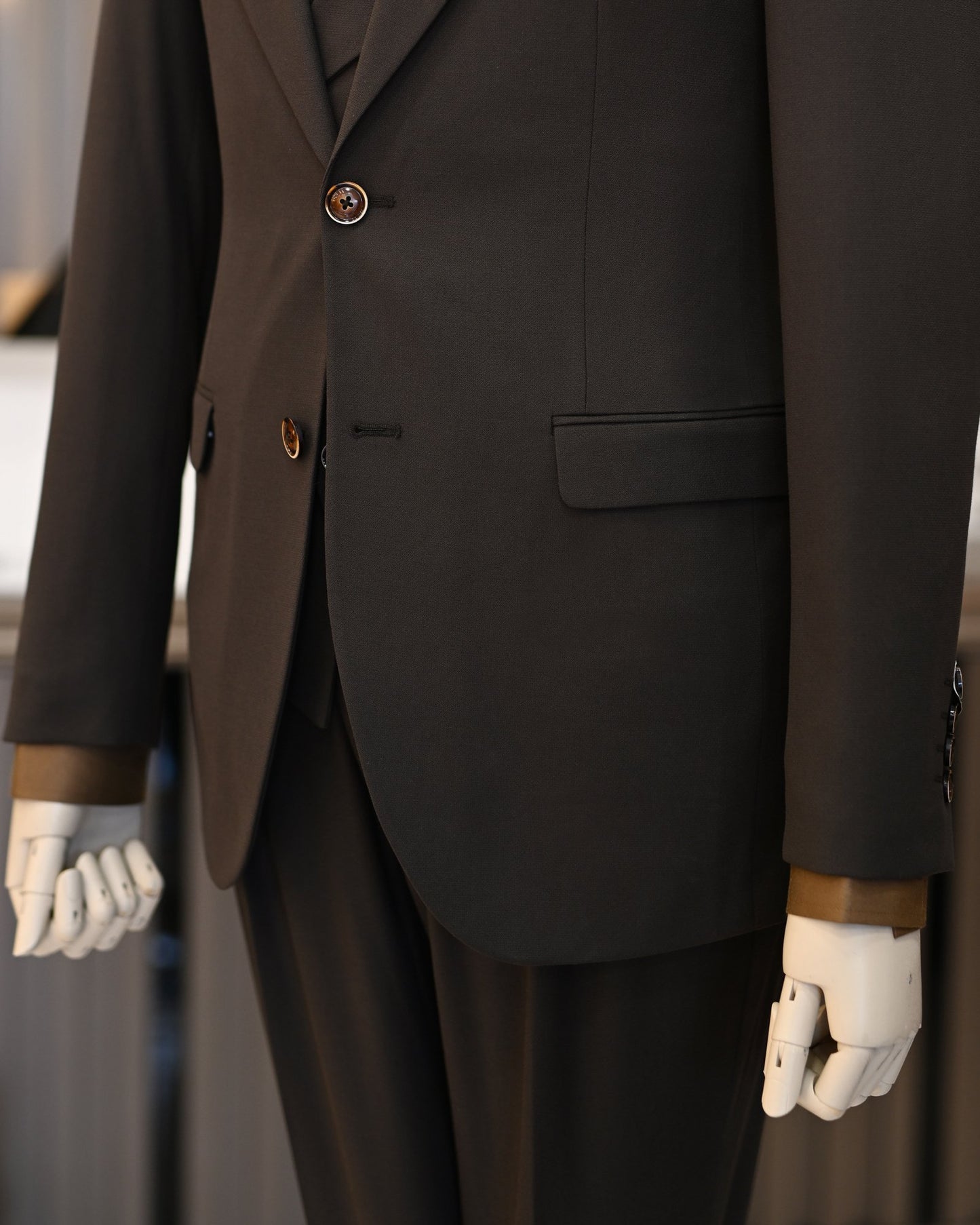 Kingsley Brown Solid Slim Fit Suit