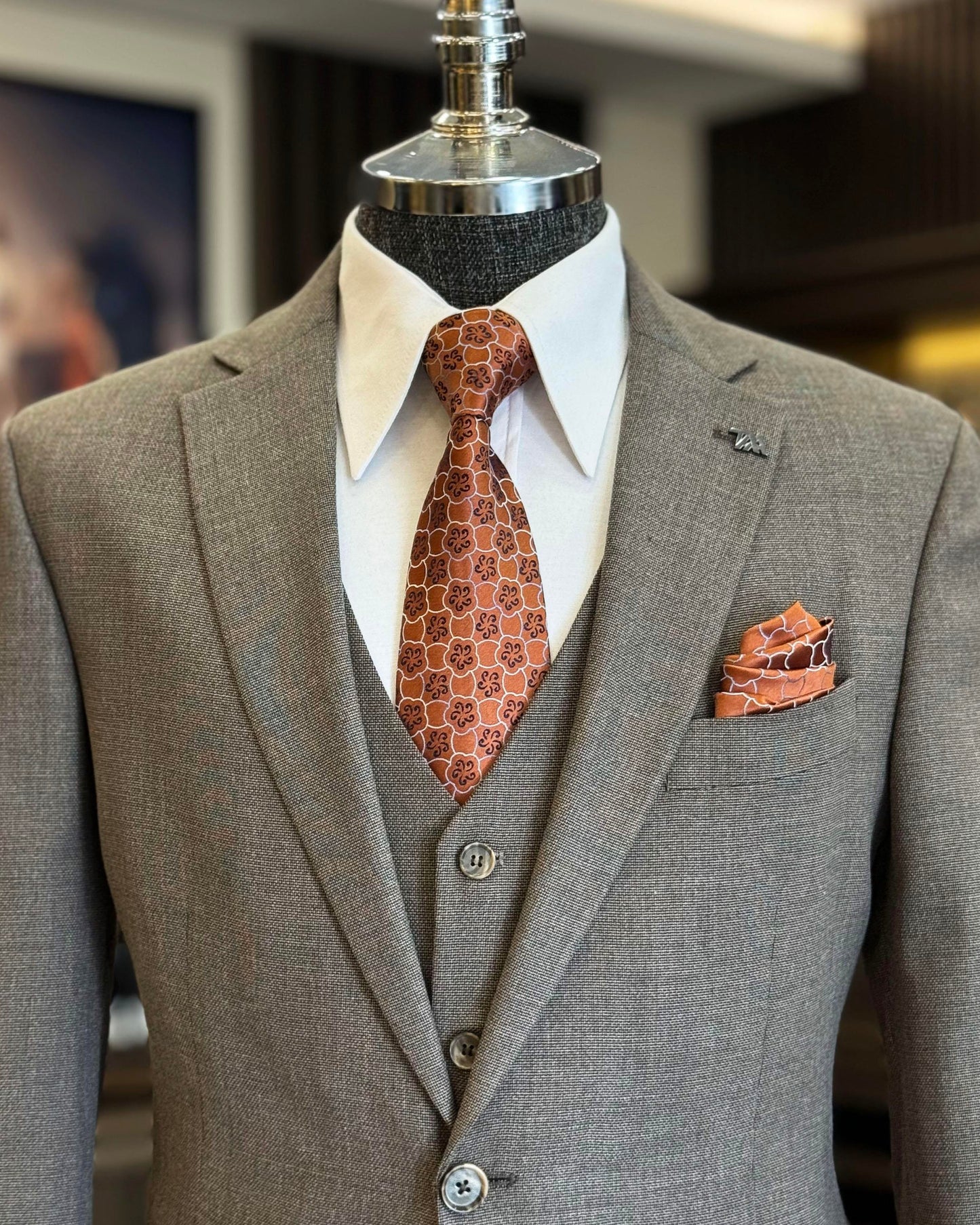 Oakley Brown Solid Slim Fit Suit
