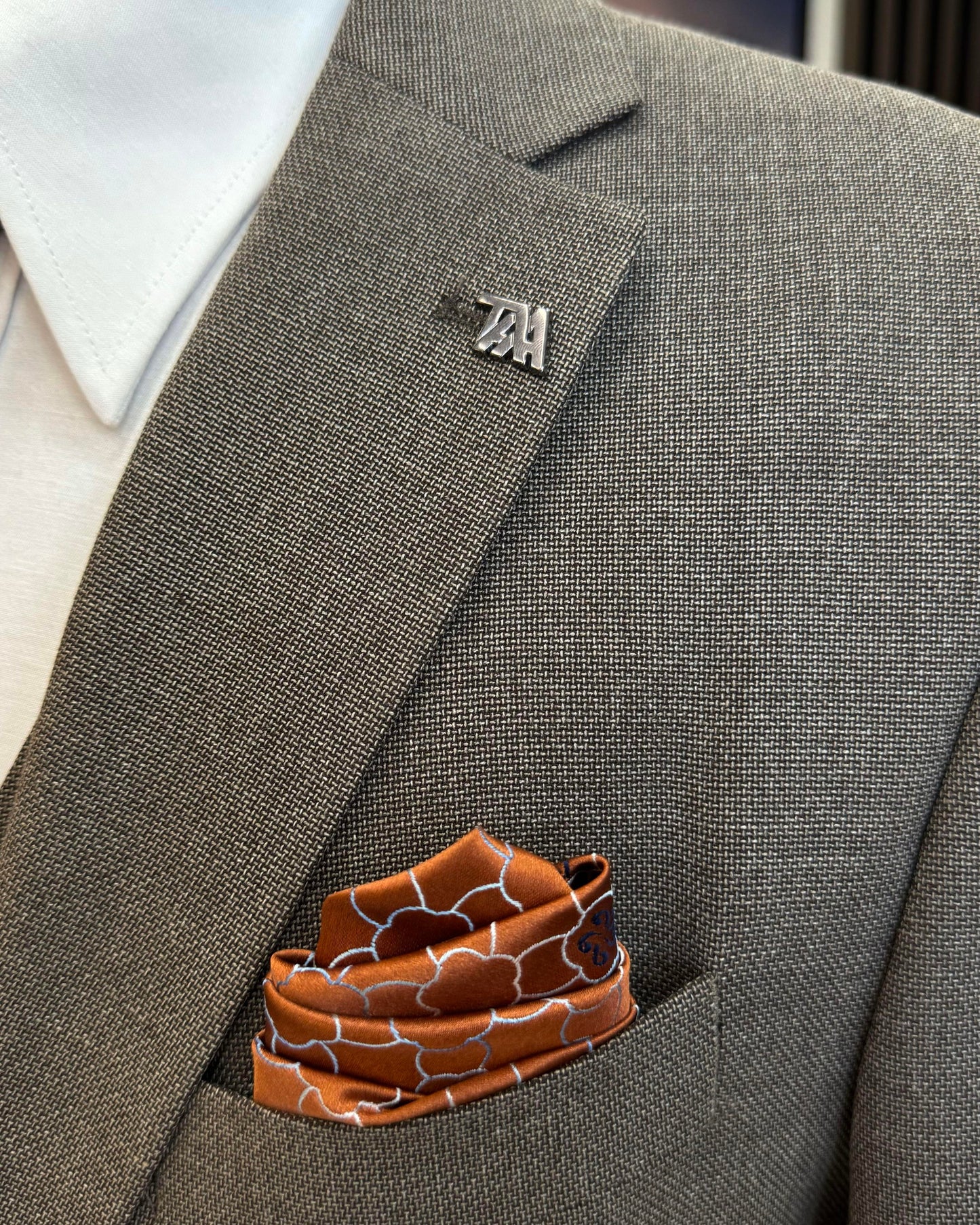 Oakley Brown Solid Slim Fit Suit