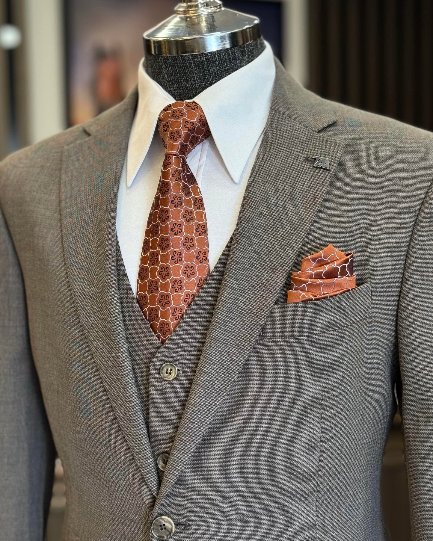 Oakley Brown Solid Slim Fit Suit