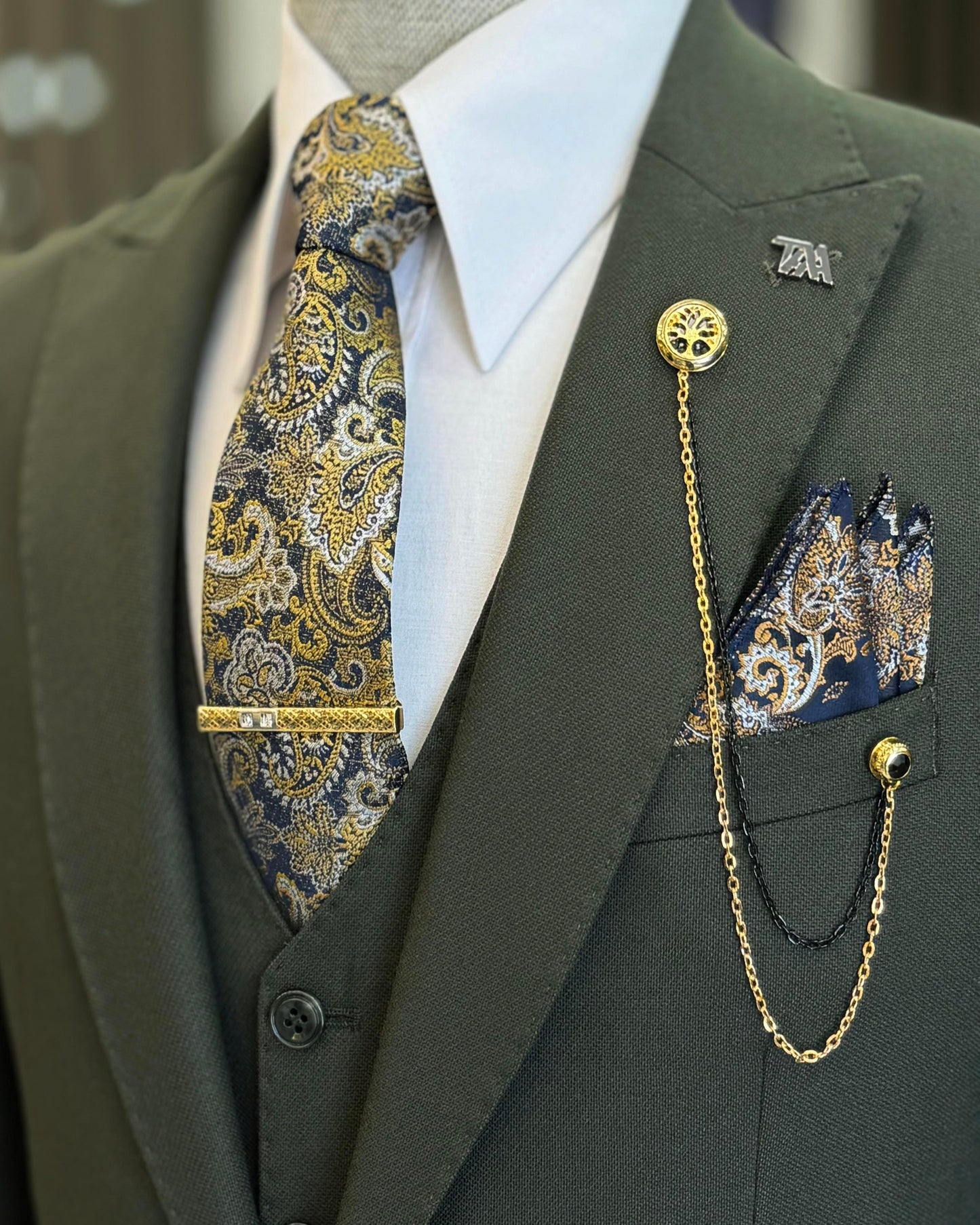 Weston Green Solid Slim Fit Suit