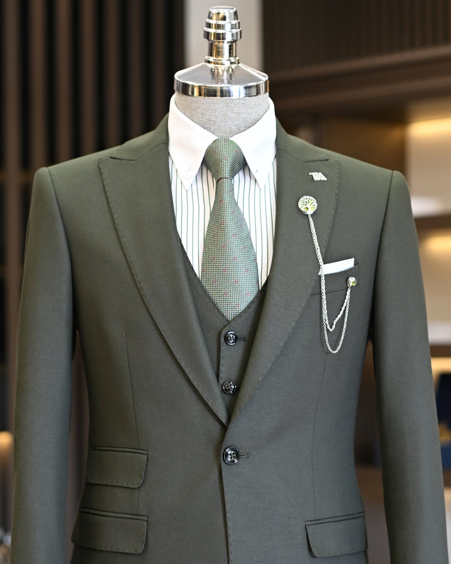 Trenton Green Solid Slim Fit Suit