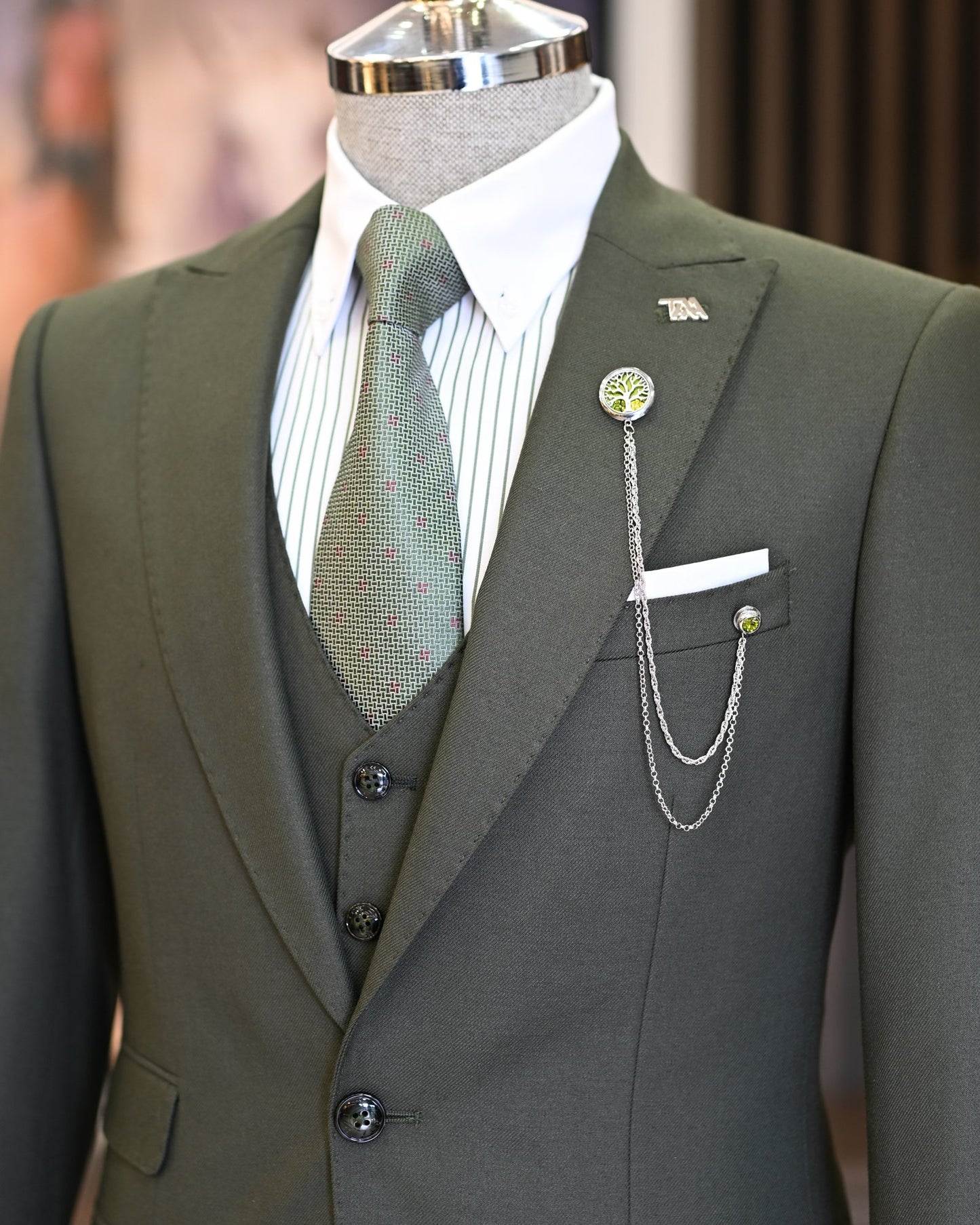 Trenton Green Solid Slim Fit Suit