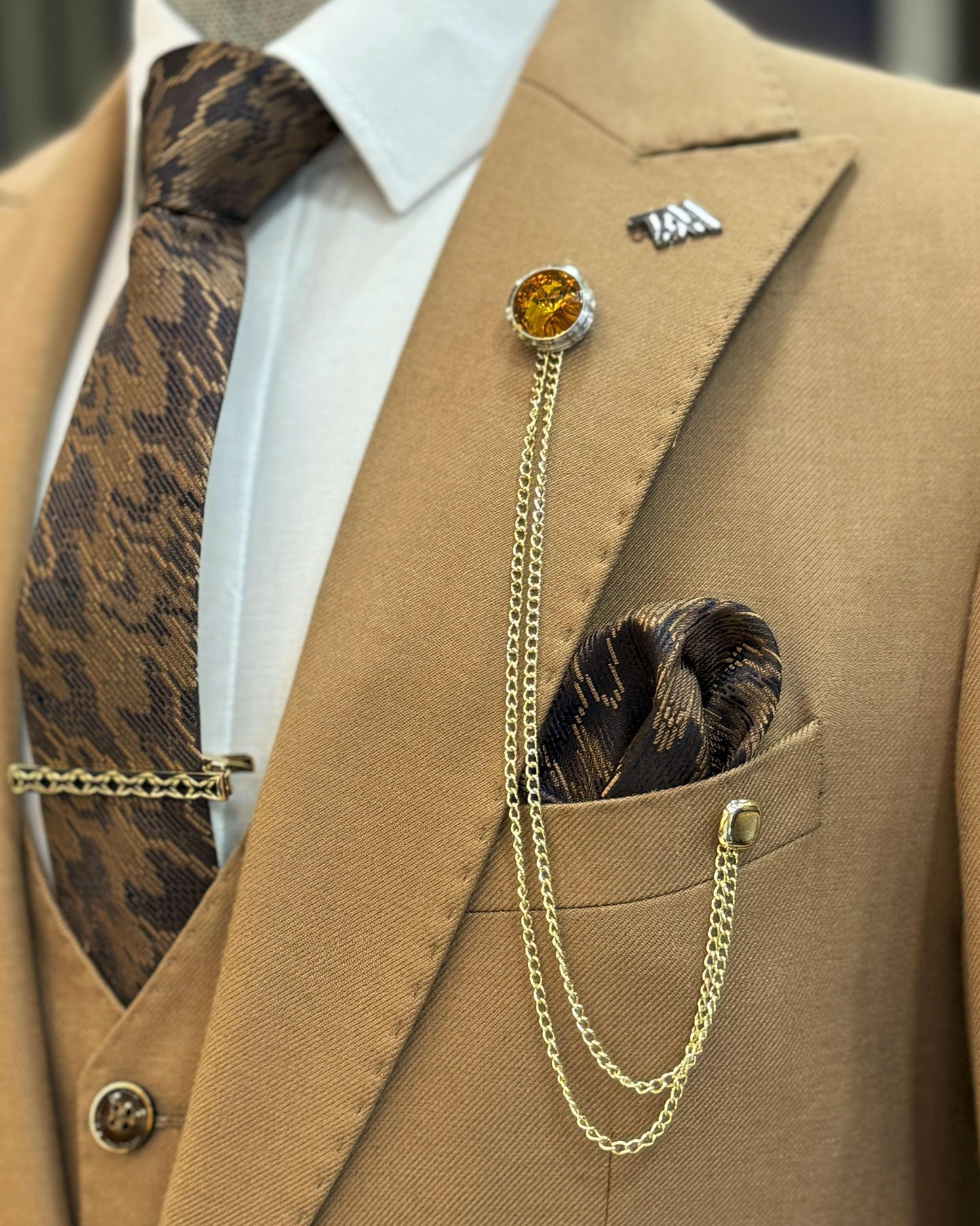 Maddox Camel Solid Slim Fit Suit