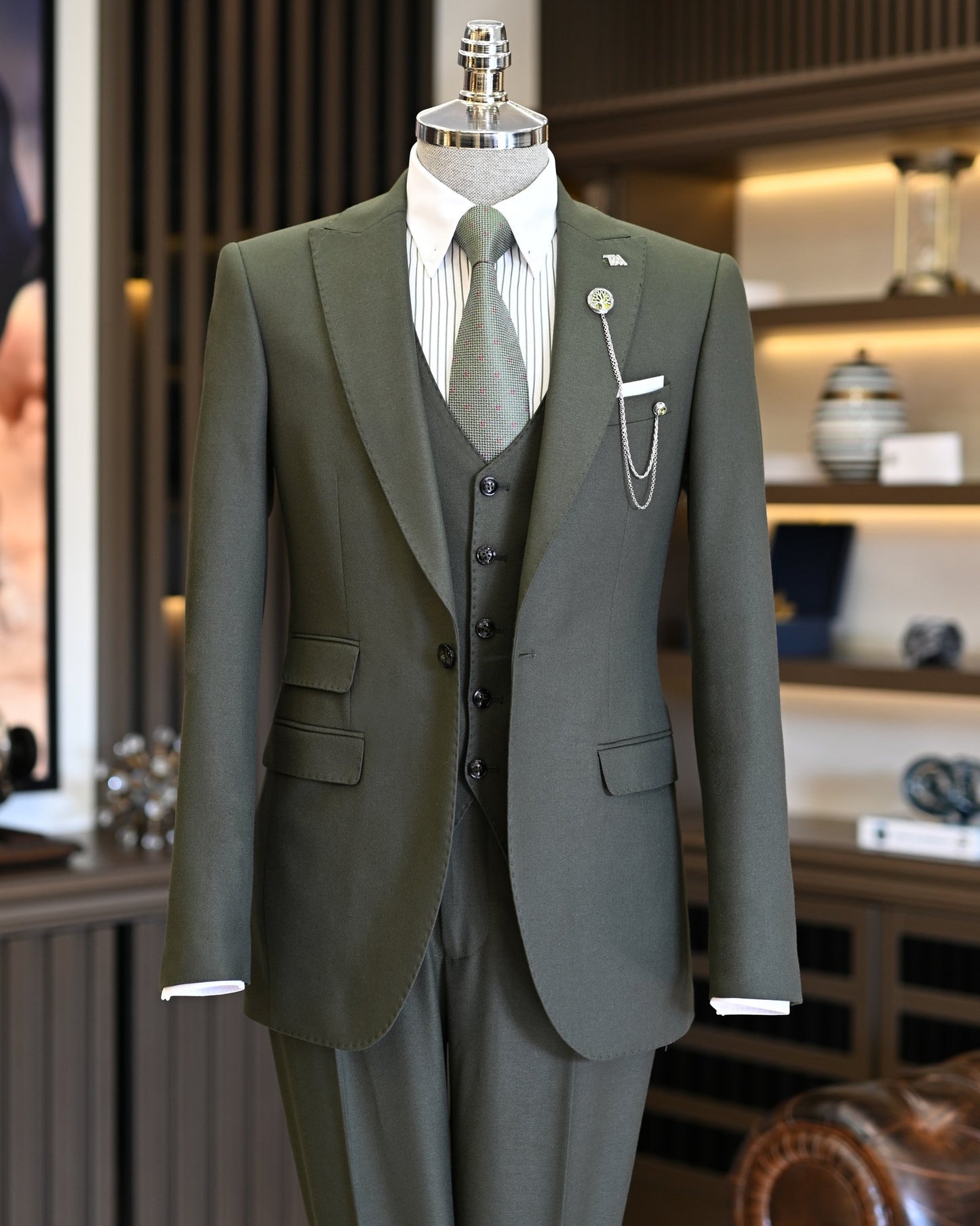 Trenton Green Solid Slim Fit Suit