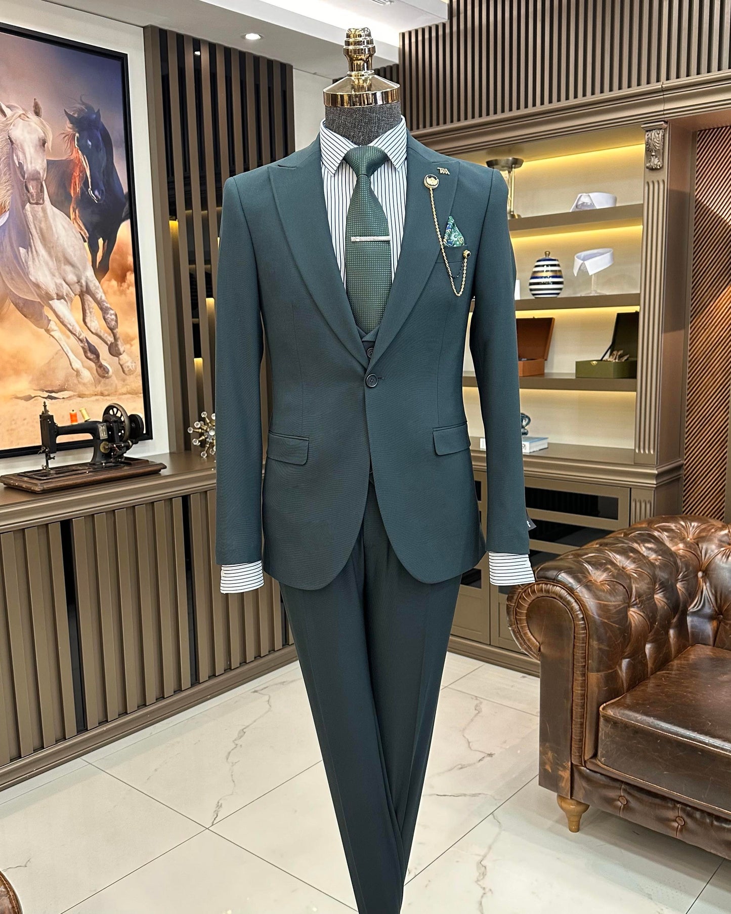 Iverson Green Solid Slim Fit Suit