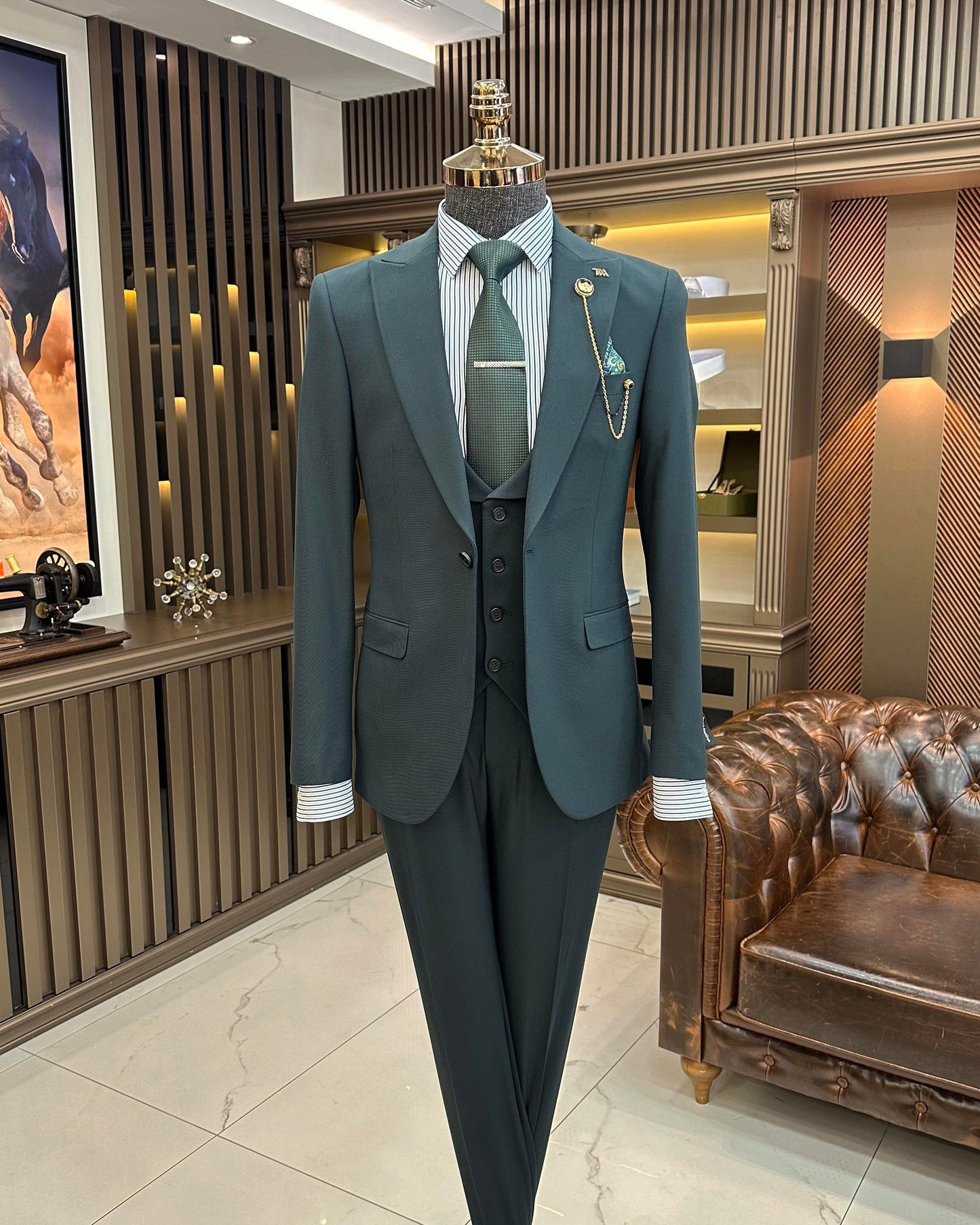 Iverson Green Solid Slim Fit Suit