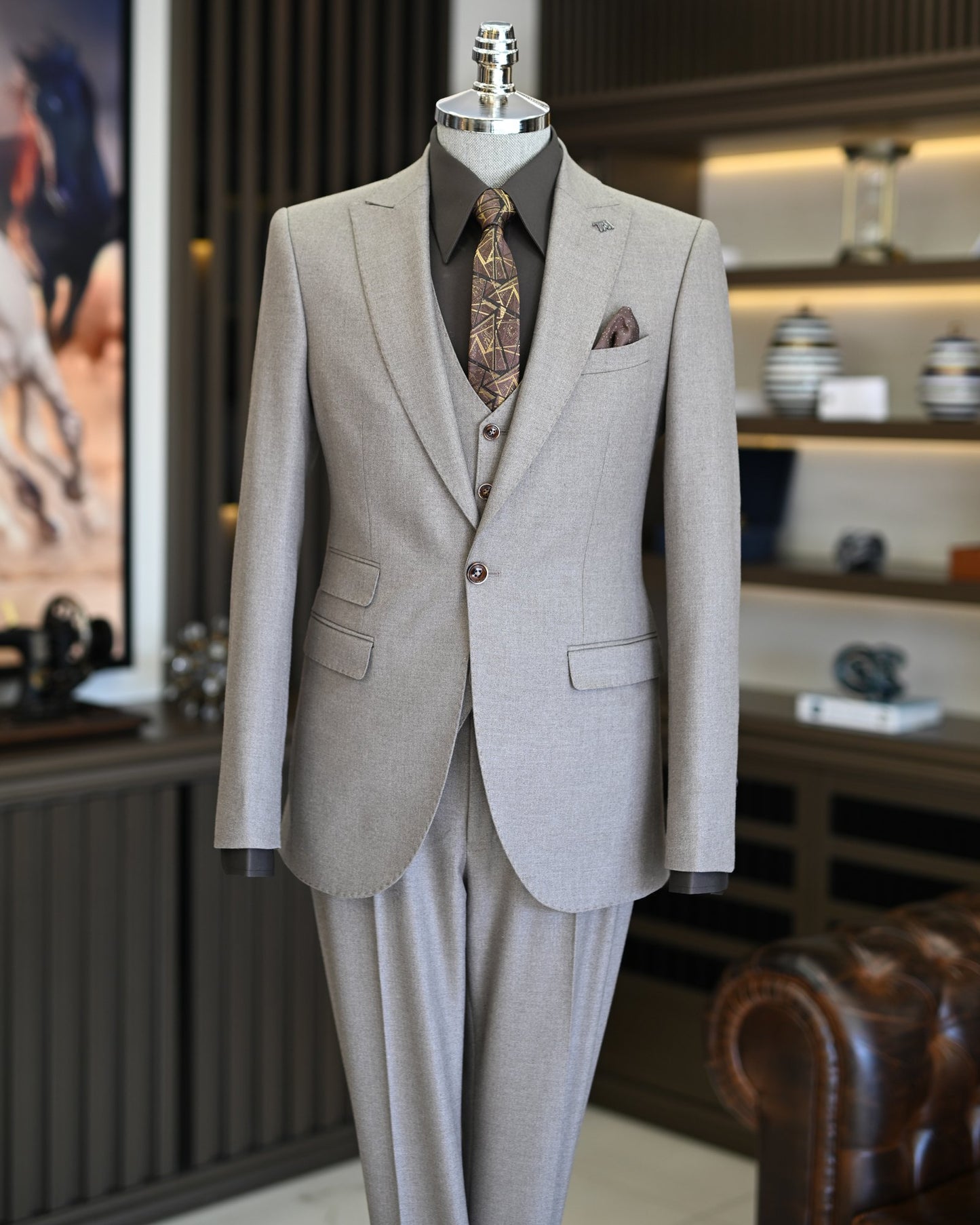 Urbain Mink Solid Slim Fit Suit