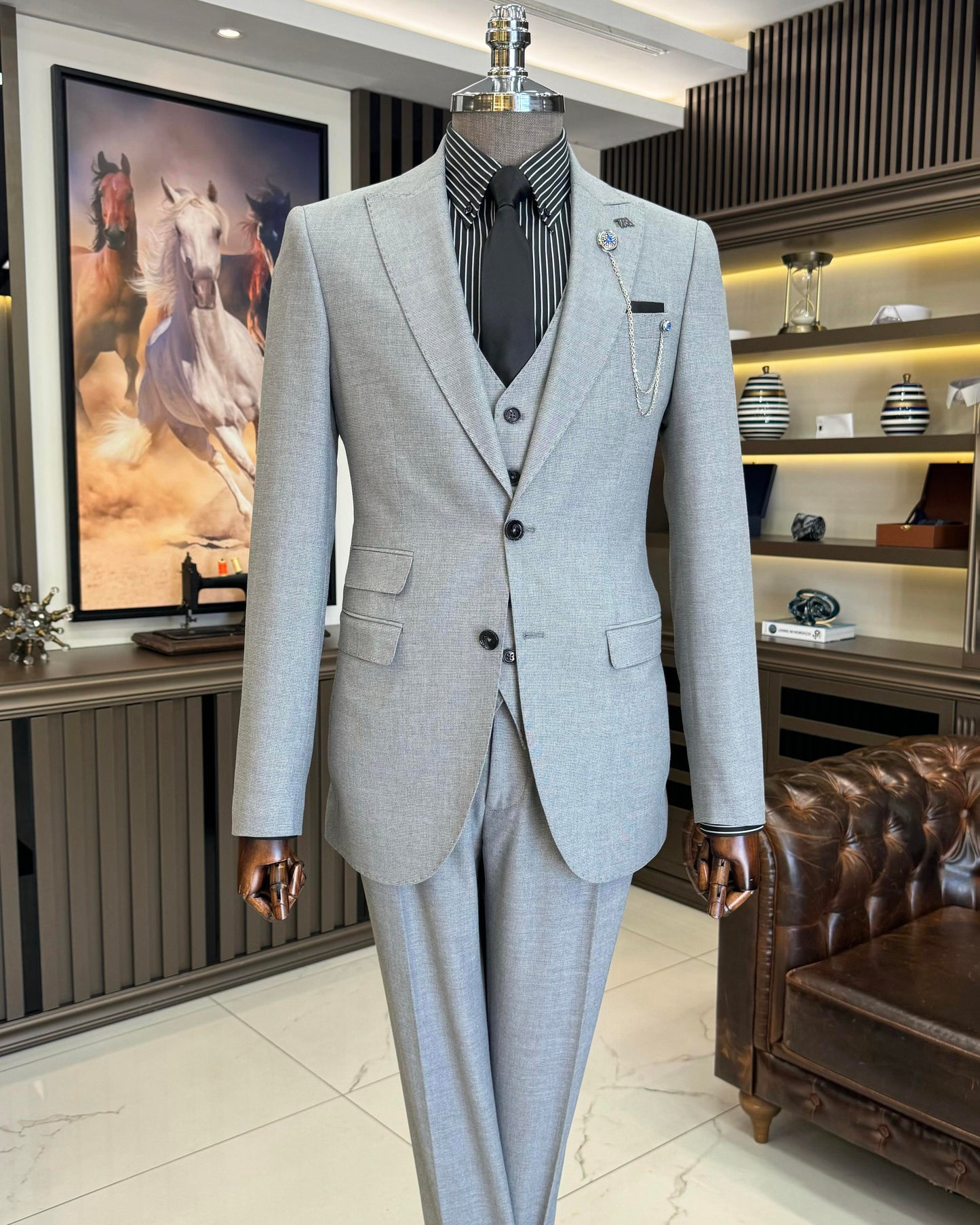Travis Gray Solid Slim Fit Suit