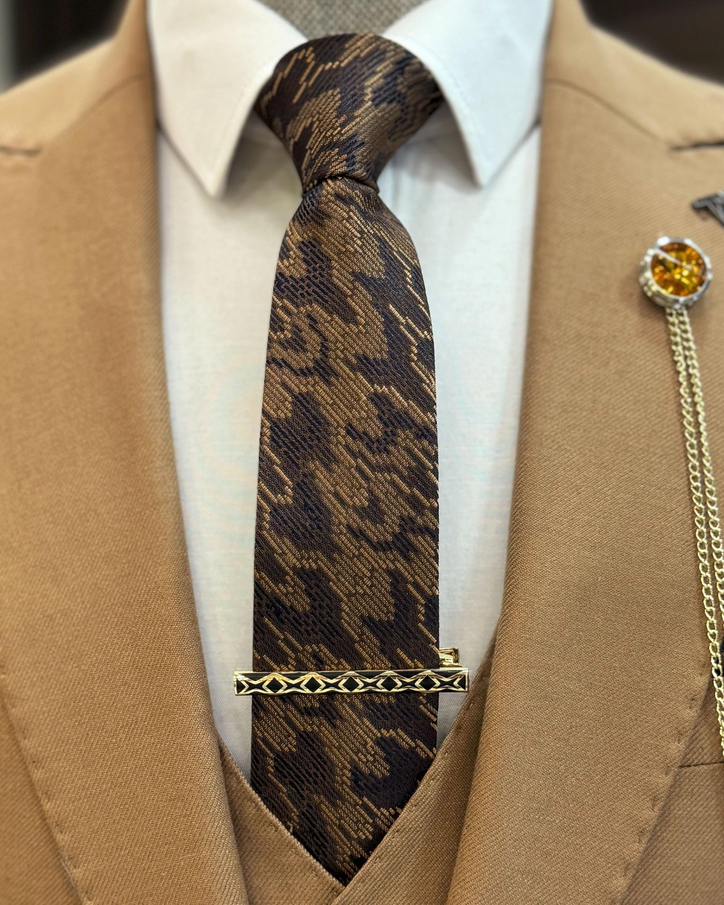 Maddox Camel Solid Slim Fit Suit
