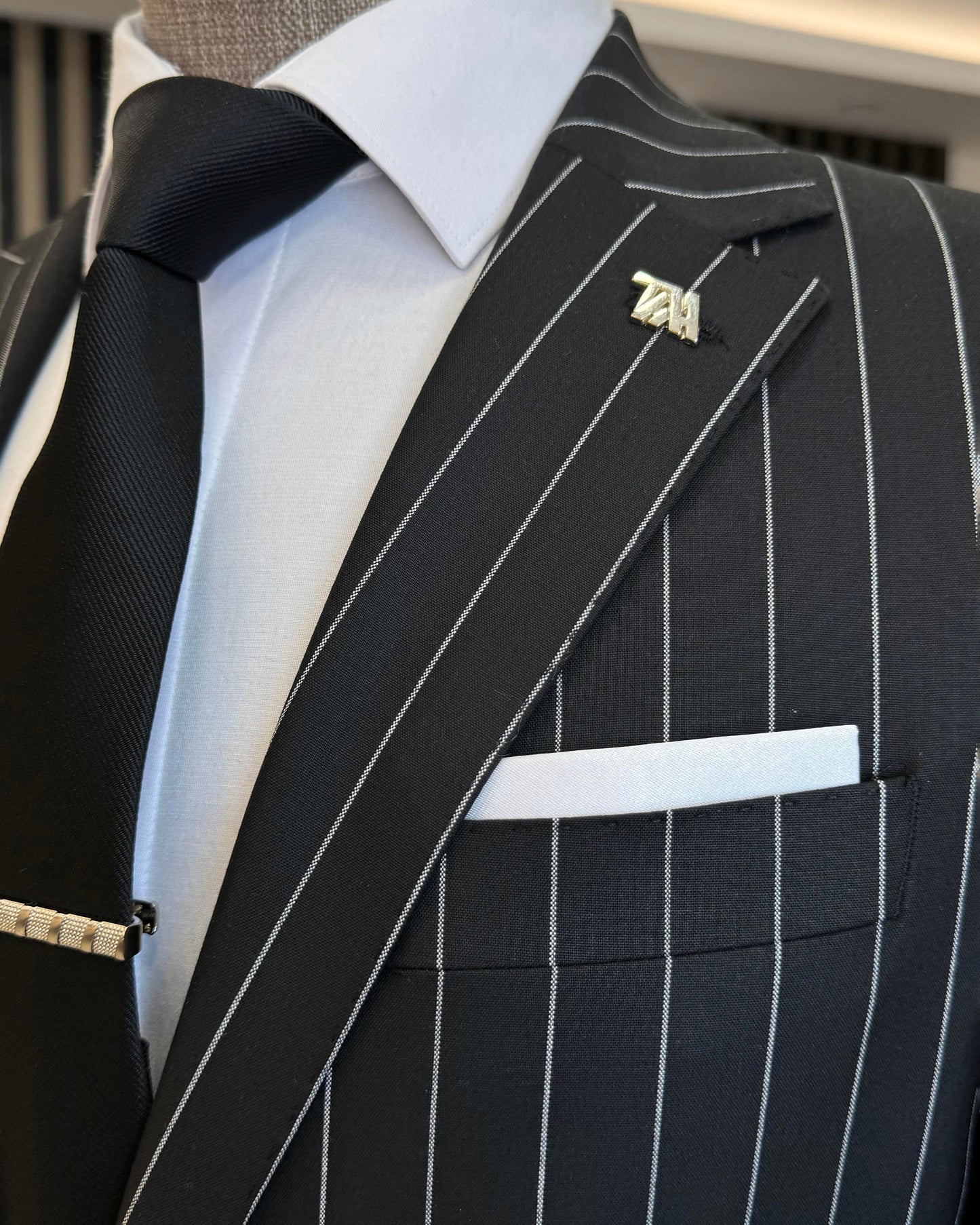 Victoriano Black Striped Slim Fit Suit