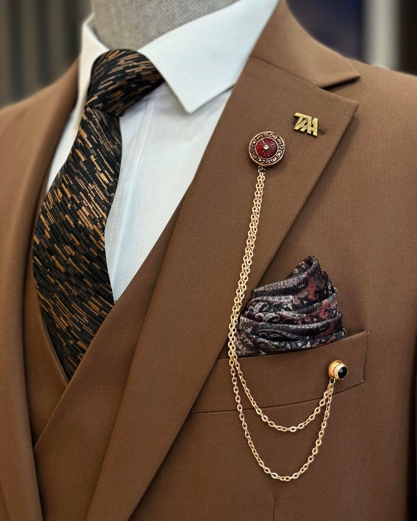 Durant Brown Solid Slim Fit Suit