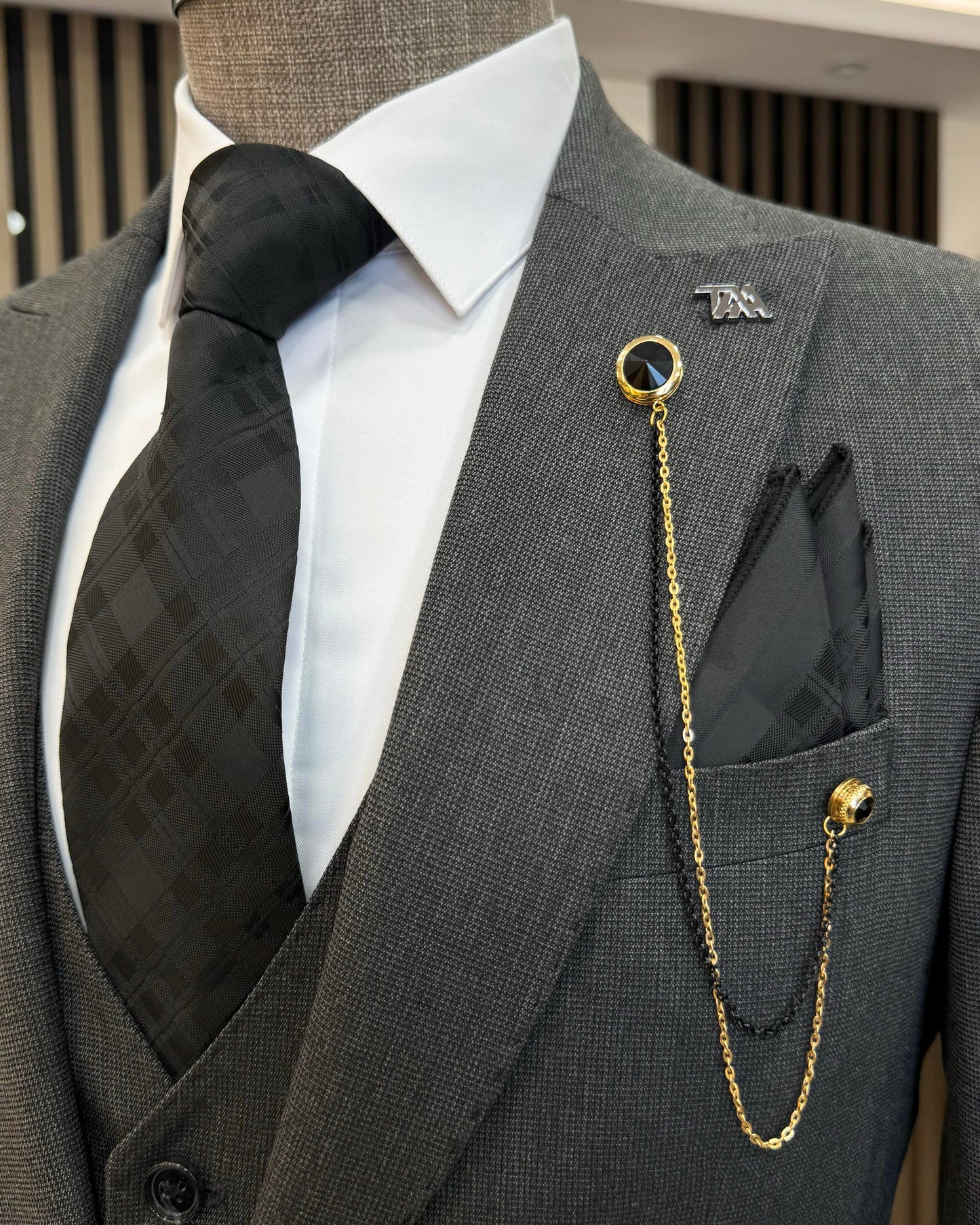 Leopold Anthracite Solid Slim Fit Suit