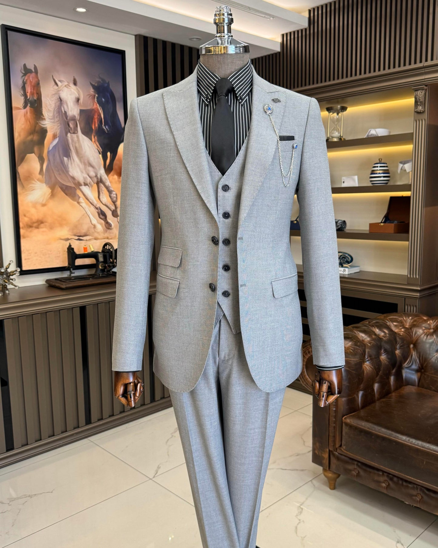 Travis Gray Solid Slim Fit Suit